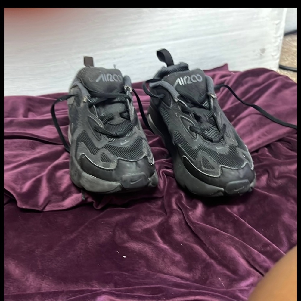 Nike kicks